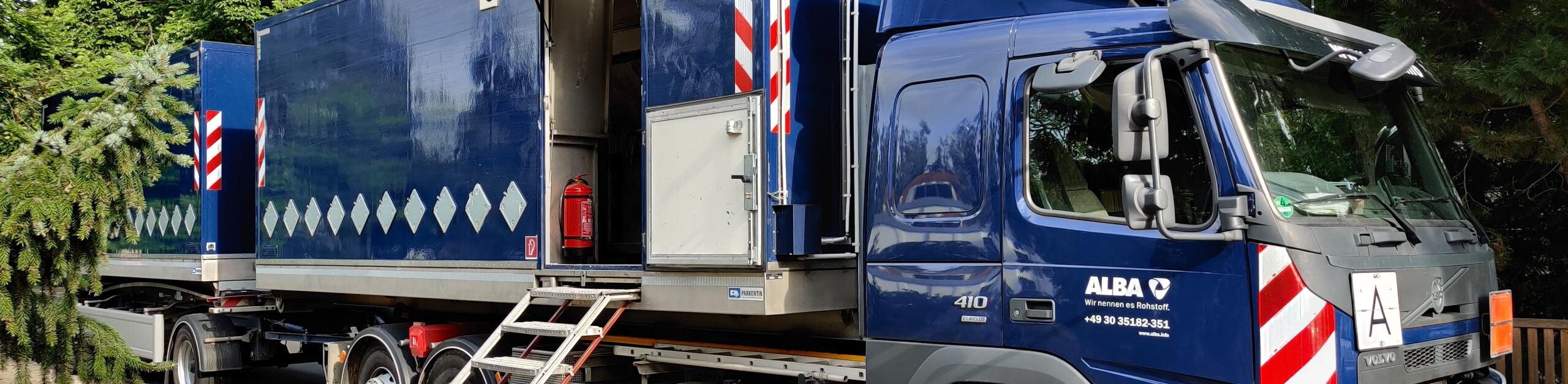 Schadstoffsammlung im Holsystem Schadstoffmobil am Straßenrand